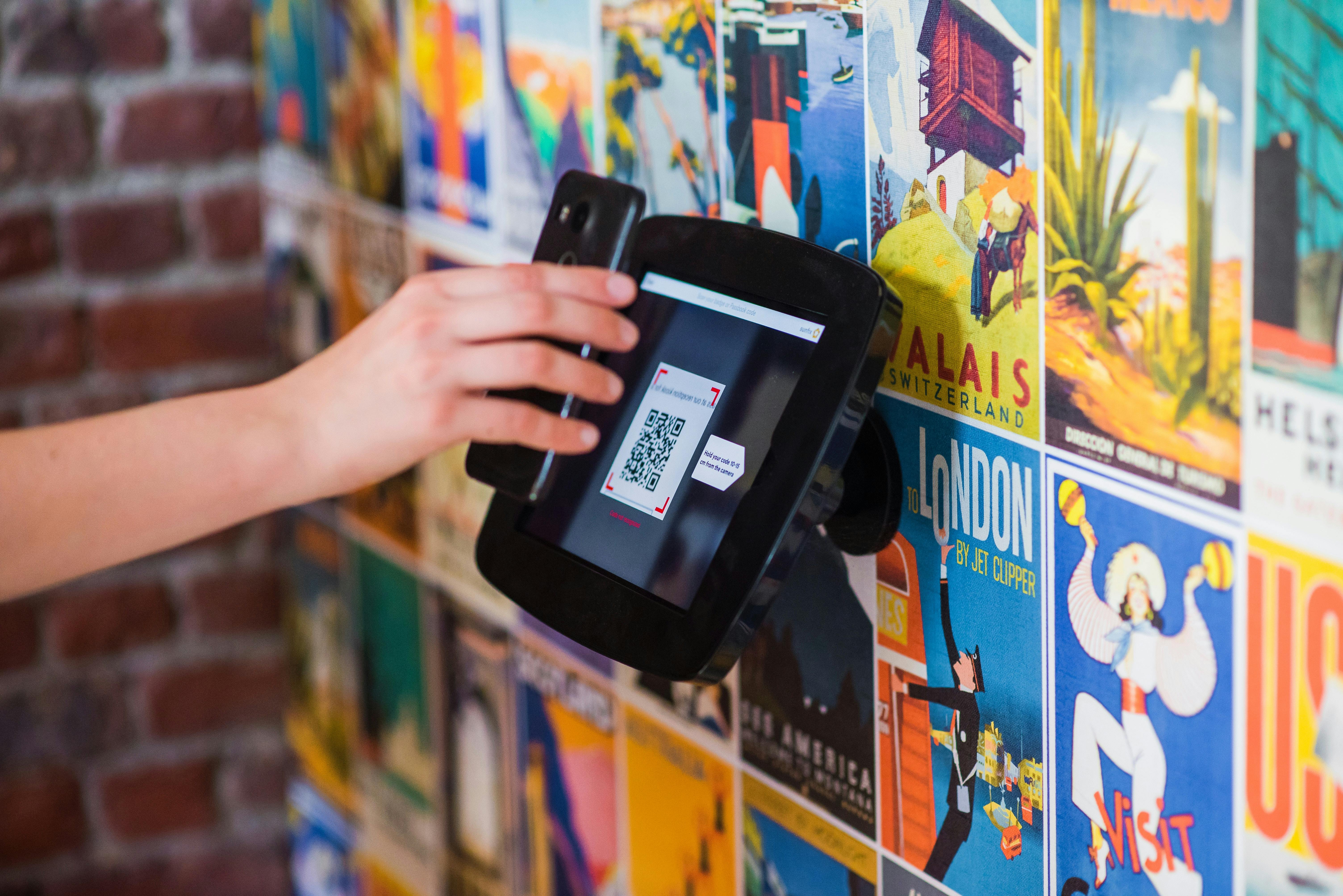 QR Codes in Restaurant Menus: A Contactless Dining Experience